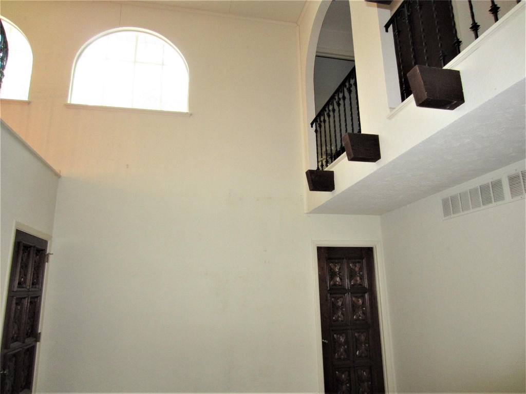 1815 Greenwood Drive - Photo 12