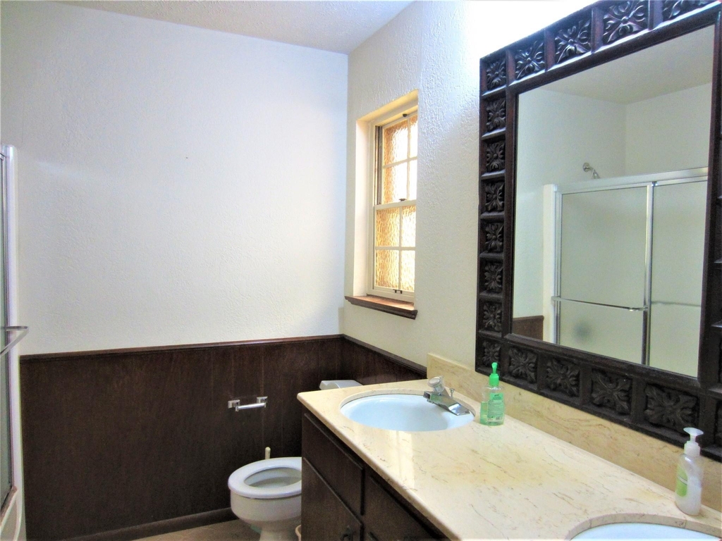 1815 Greenwood Drive - Photo 13