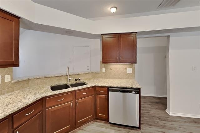 10761 Castle Drive - Photo 3