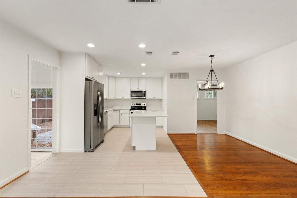8732 Glencrest Lane - Photo 13