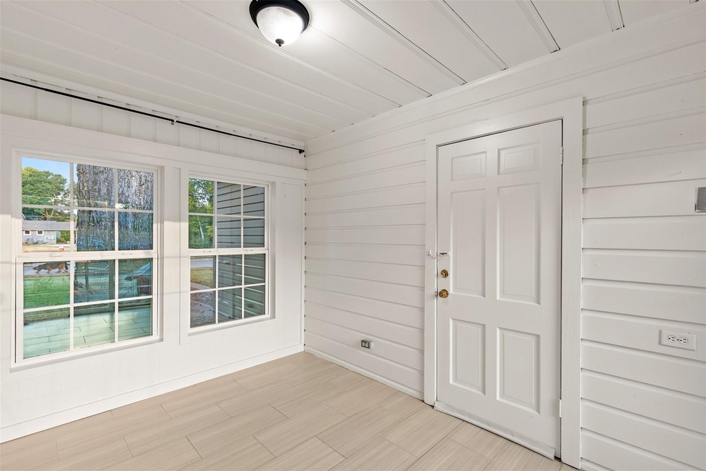 8732 Glencrest Lane - Photo 30