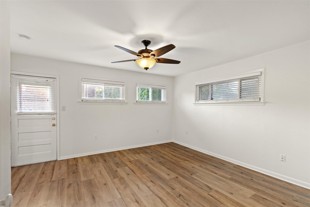 8732 Glencrest Lane - Photo 23