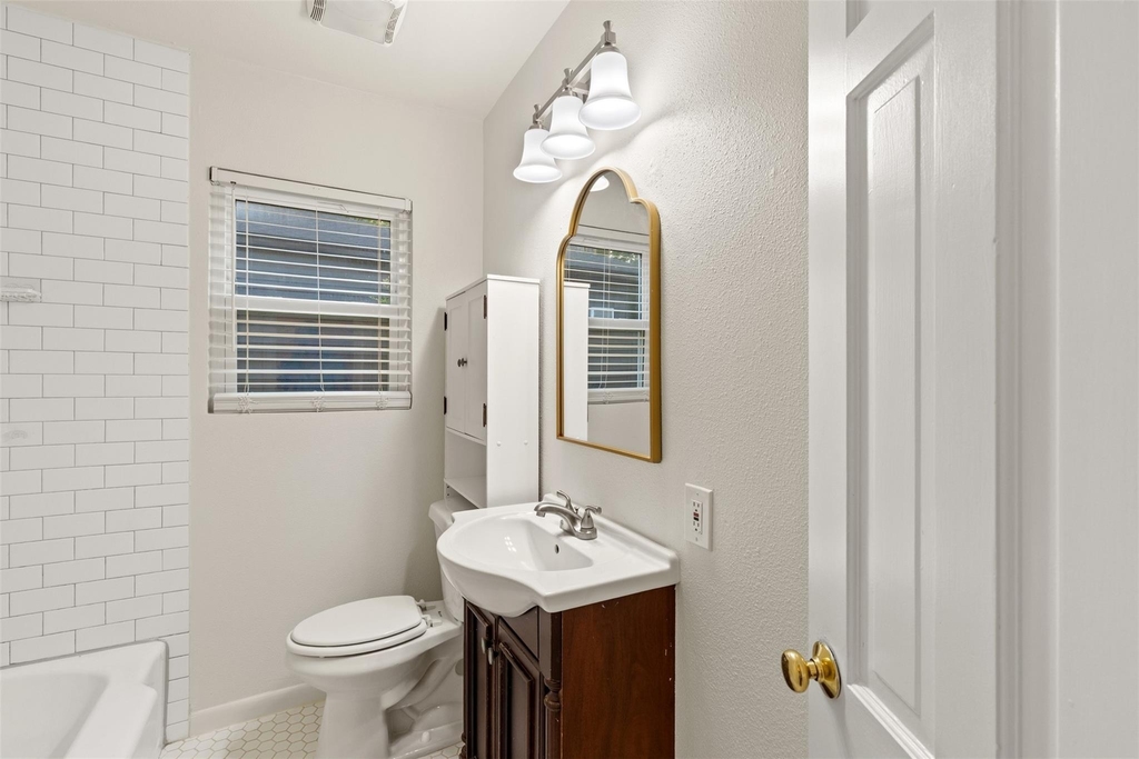 8732 Glencrest Lane - Photo 19
