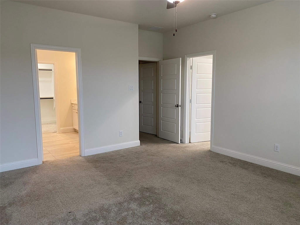 1919 Diyaa Court - Photo 19