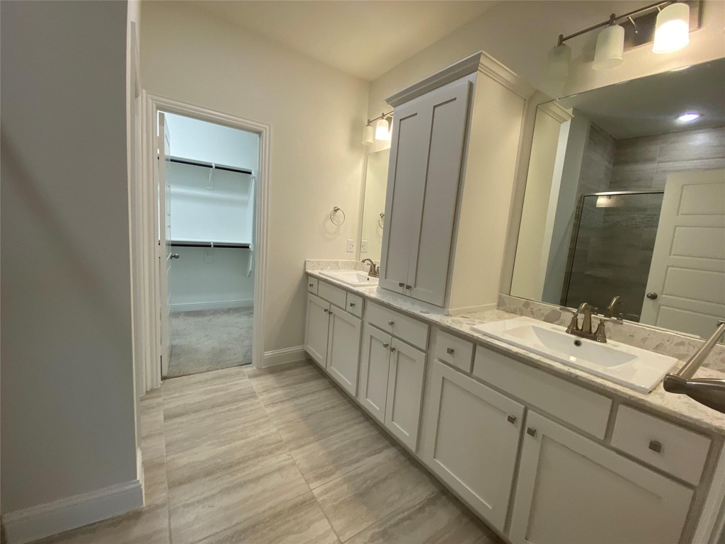 1919 Diyaa Court - Photo 16