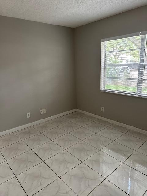 1004 Twin Lakes Drive - Photo 9