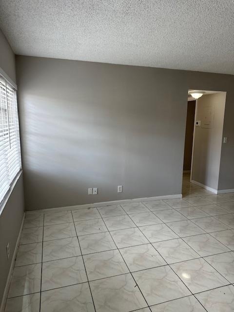 1004 Twin Lakes Drive - Photo 3