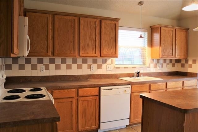 5600 Vineyard Lane - Photo 2