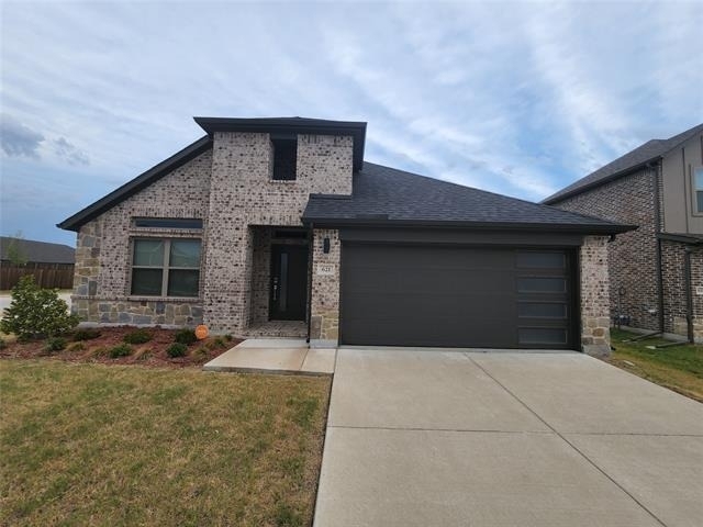 621 Maple Leaf Way - Photo 1