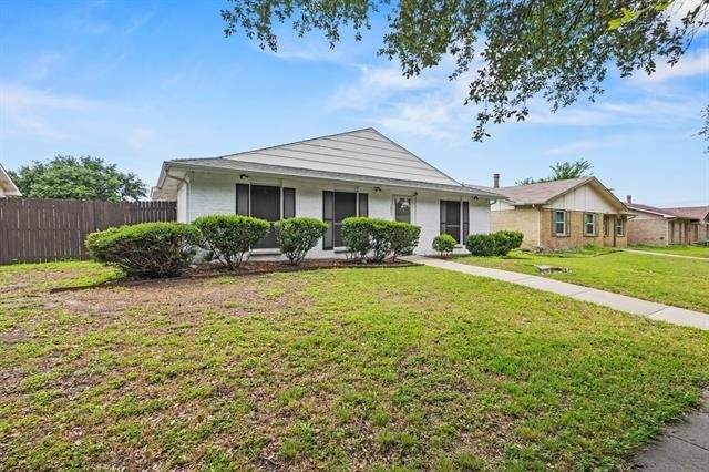 1824 Chamberlain Drive - Photo 1