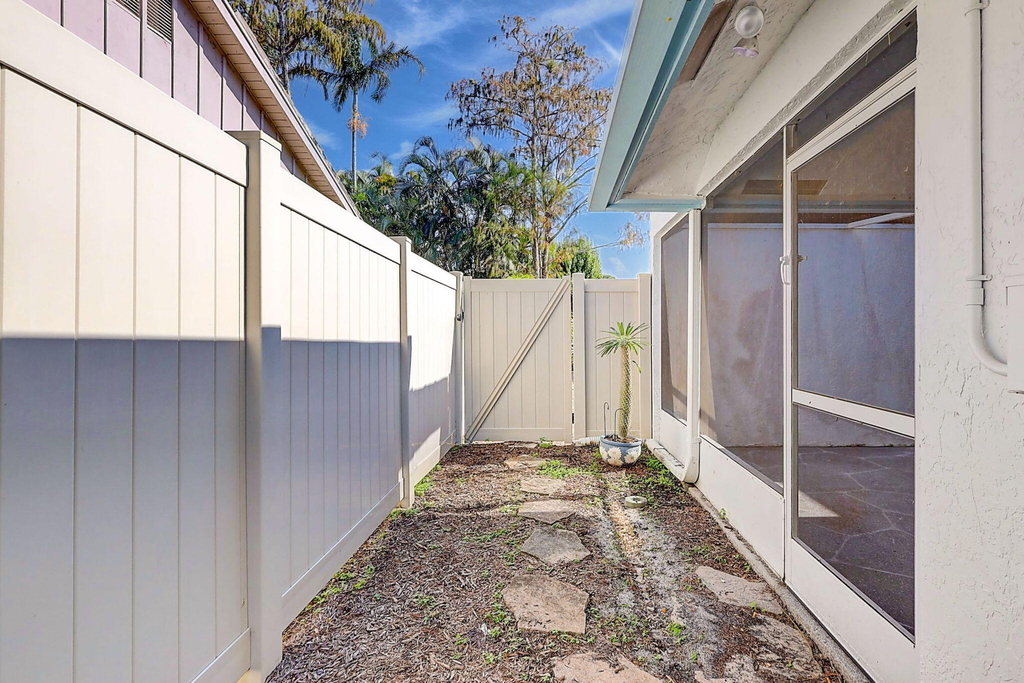 1176 Staghorn Street - Photo 22