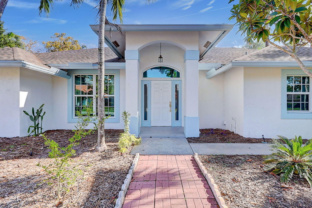 1176 Staghorn Street - Photo 1