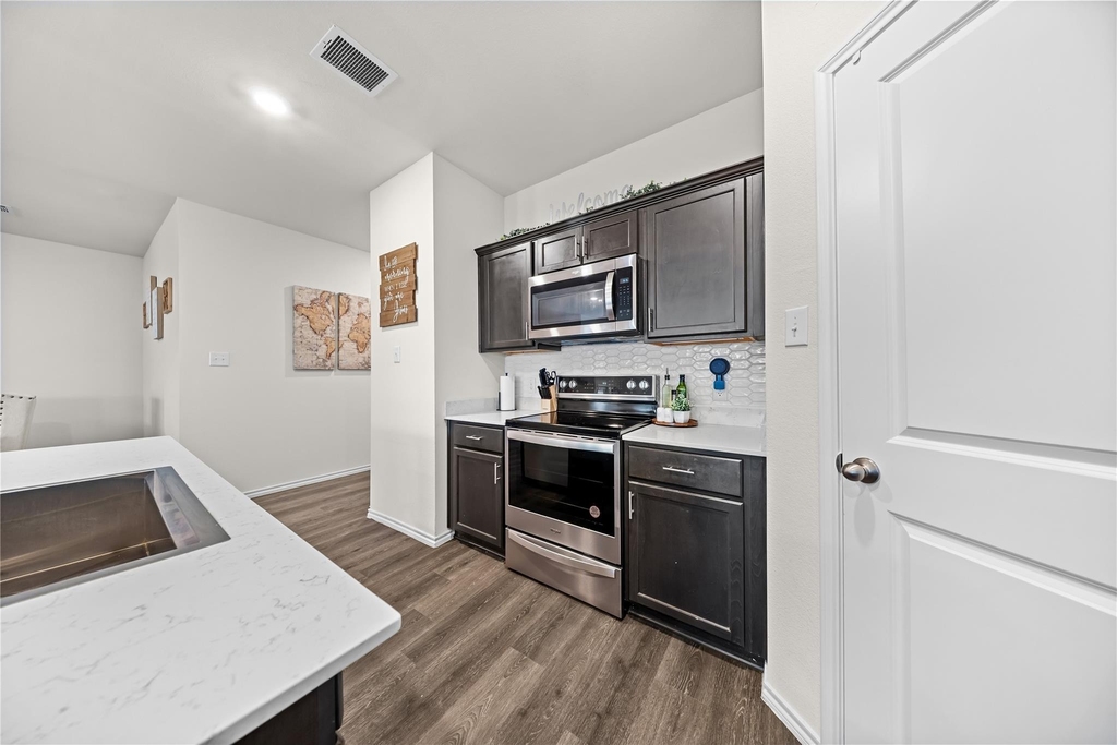 2920 Roper Street - Photo 11