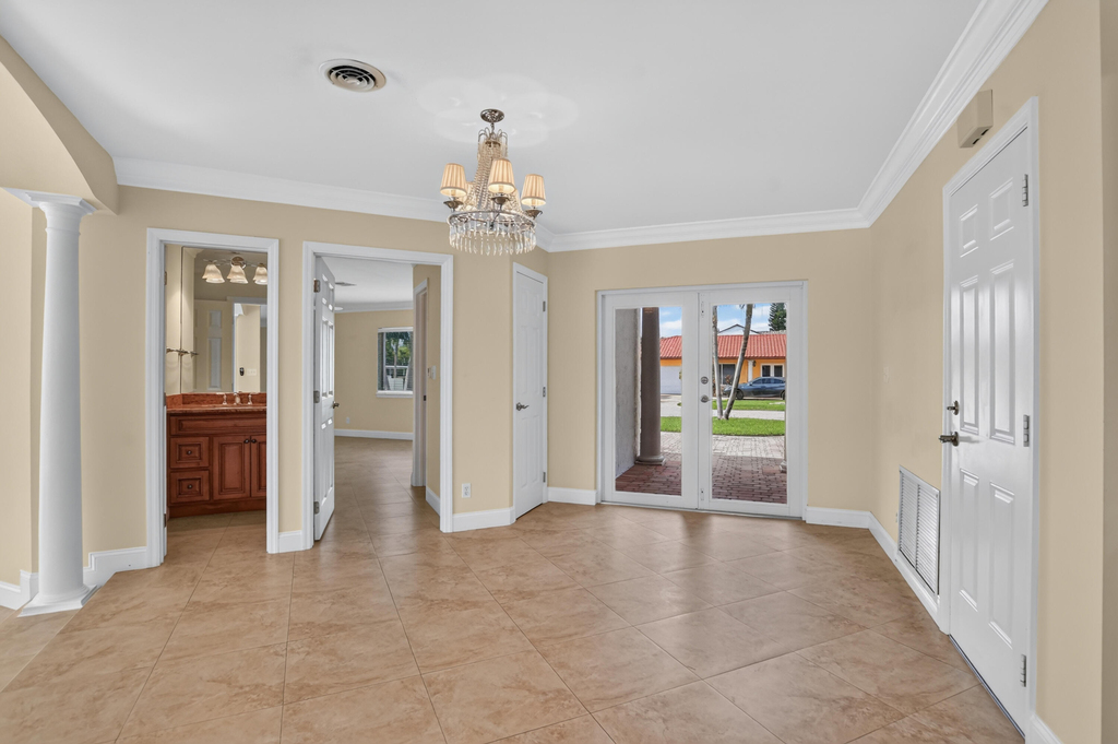 899 Granada Drive - Photo 2