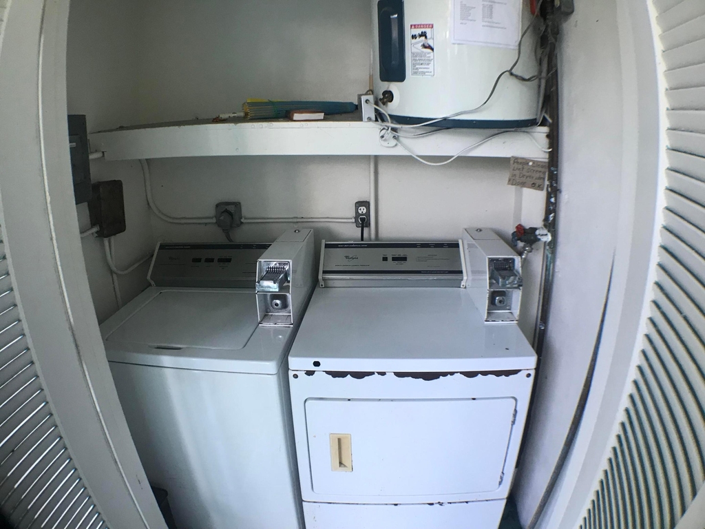 221 Se 3rd Avenue - Photo 16