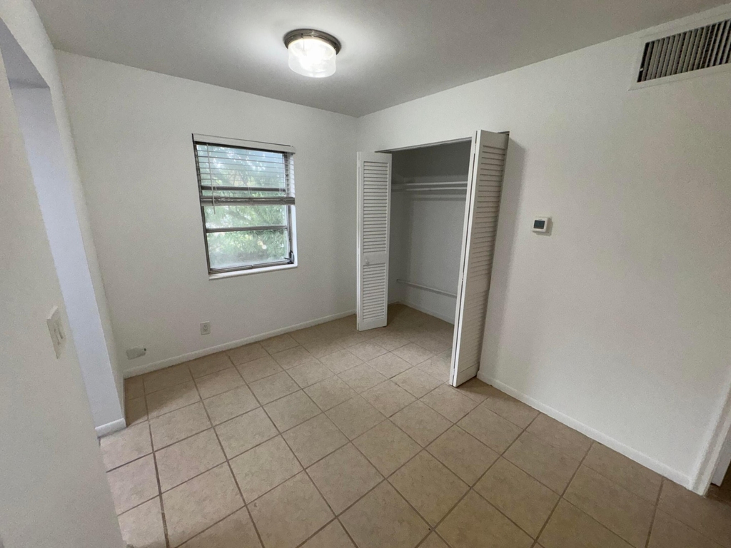 221 Se 3rd Avenue - Photo 13