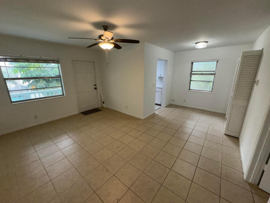221 Se 3rd Avenue - Photo 16