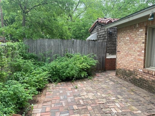 725 Elmwood Drive - Photo 18