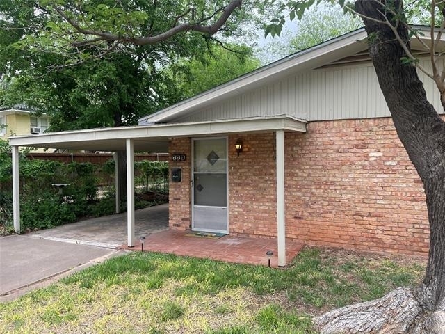 725 Elmwood Drive - Photo 16