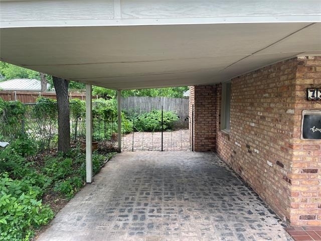725 Elmwood Drive - Photo 14