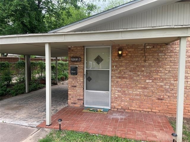 725 Elmwood Drive - Photo 0