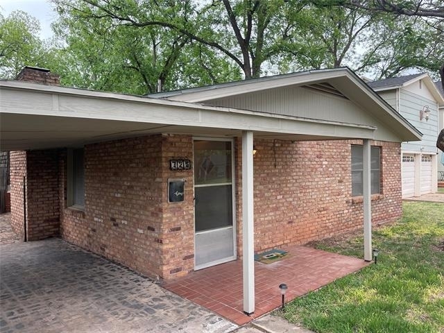 725 Elmwood Drive - Photo 1
