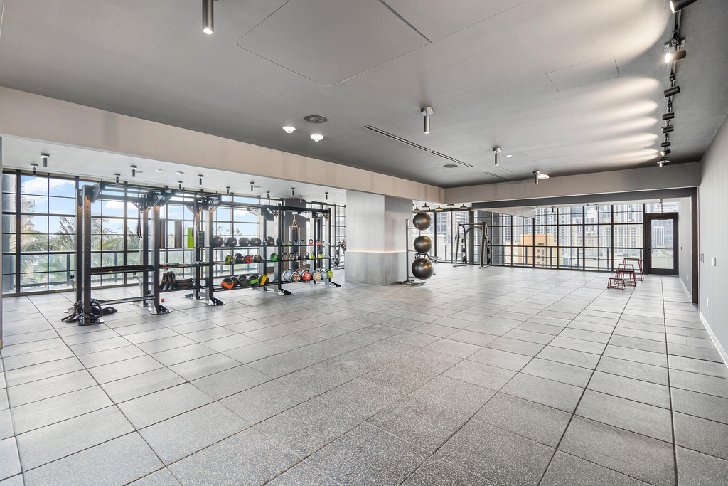 601 Ne 1st Avenue - Photo 81