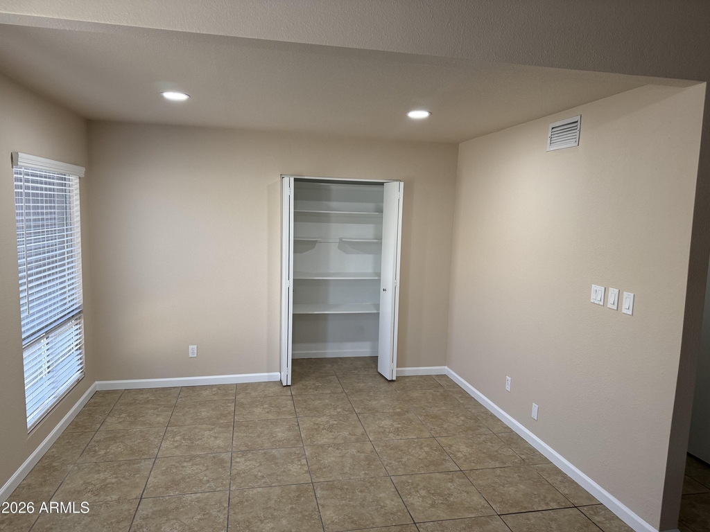 5138 W Vogel Avenue - Photo 4