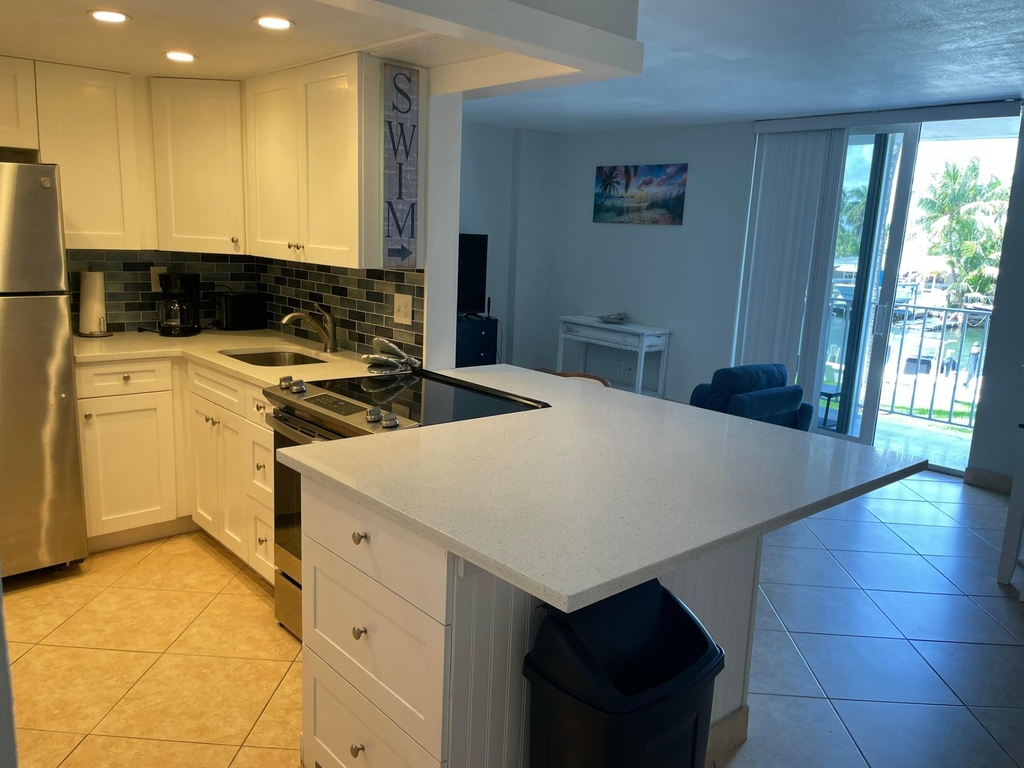 1731 Se 15th Street - Photo 3
