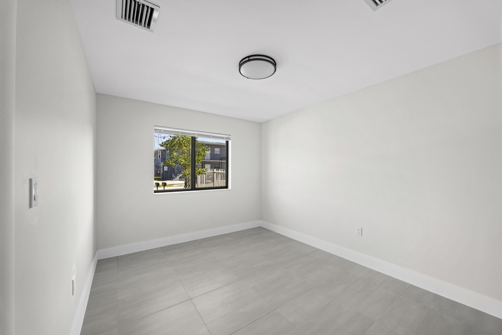 1181 Nw 66th Street - Photo 15