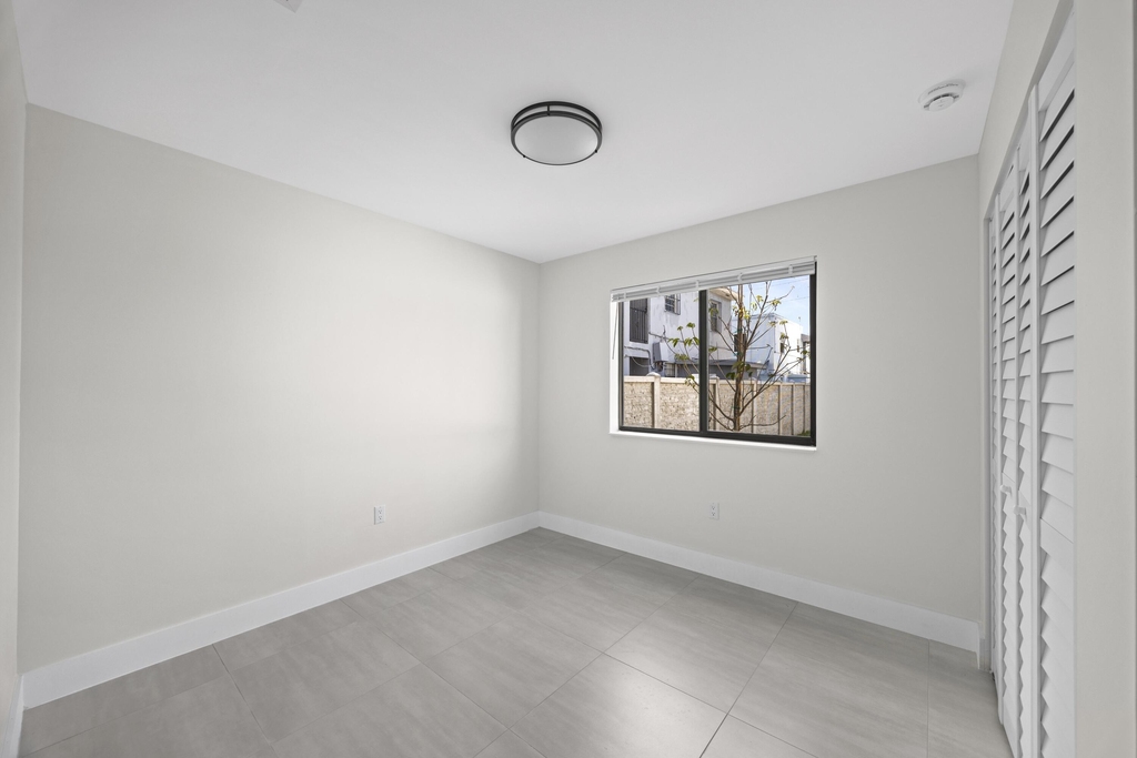 1181 Nw 66th Street - Photo 18