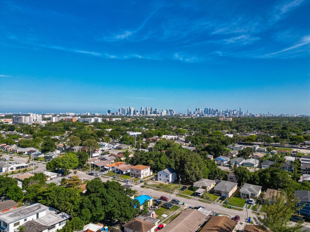 1181 Nw 66th Street - Photo 26