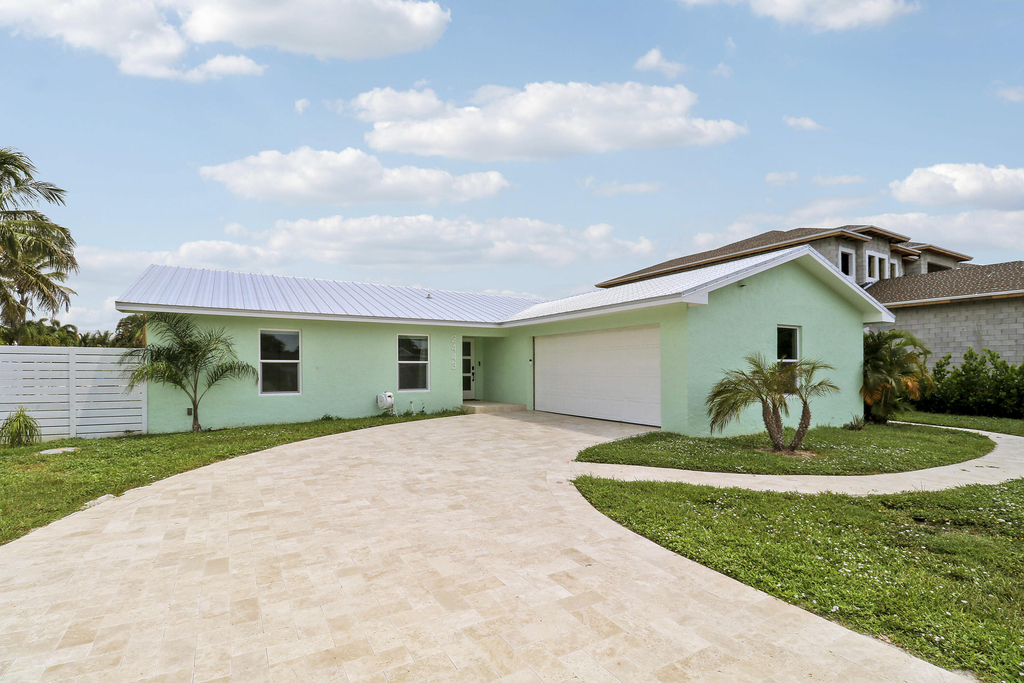 2443 E Edgewater Drive - Photo 3