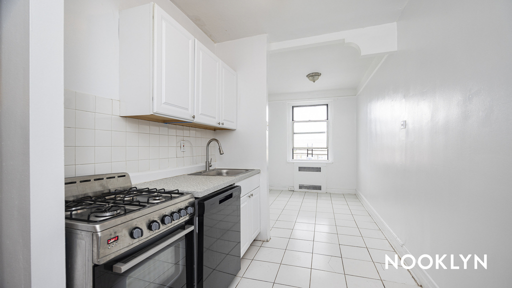 102 Albemarle Rd - Photo 0