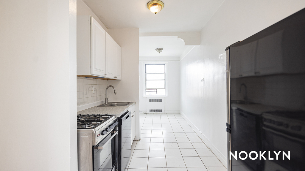 102 Albemarle Rd - Photo 3