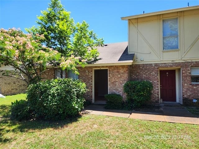 429 Sw Thomas Street - Photo 1
