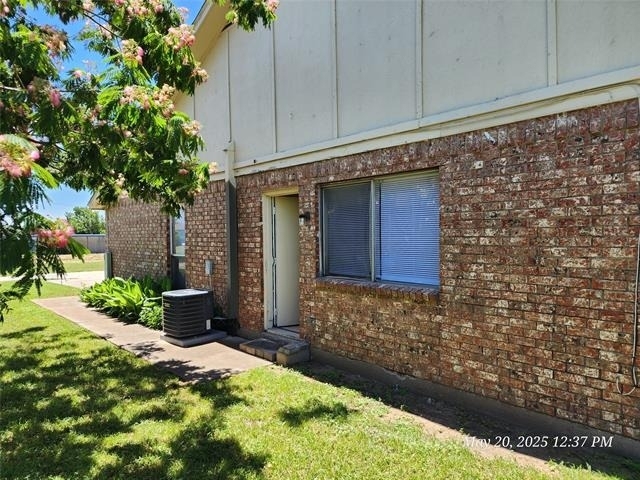 429 Sw Thomas Street - Photo 2