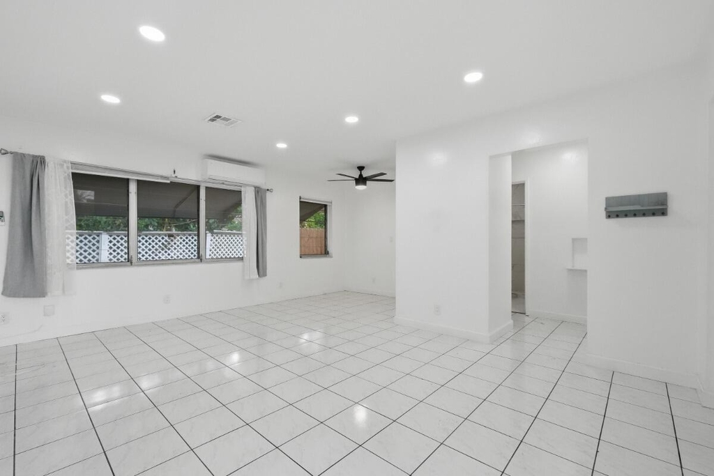 1201 N Victoria Park Road - Photo 0