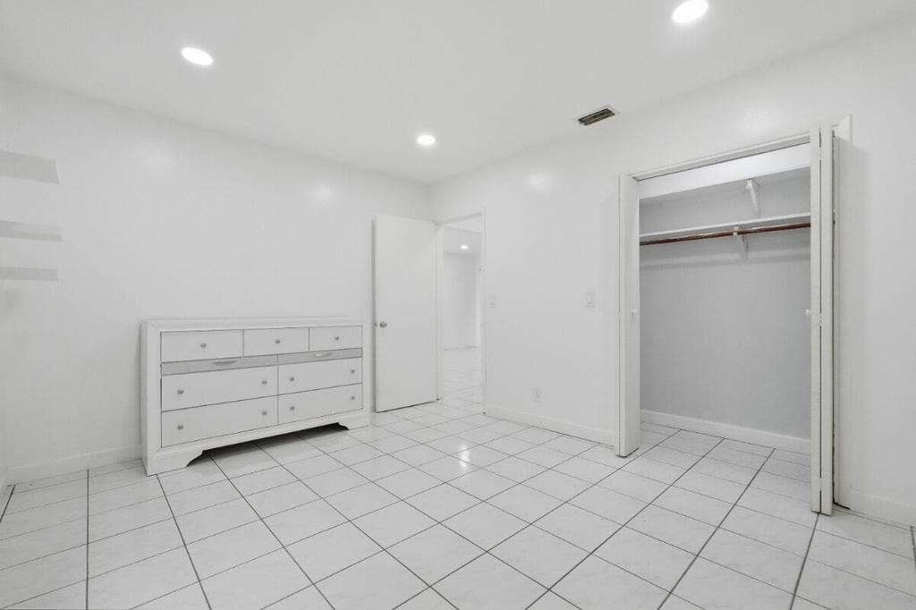 1201 N Victoria Park Road - Photo 11