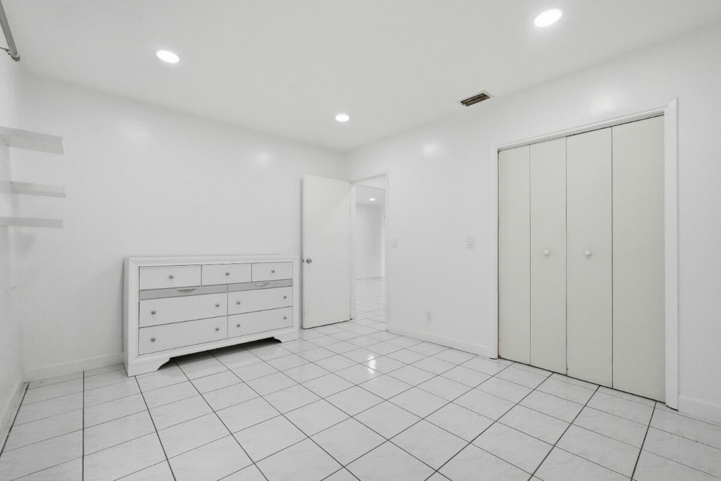 1201 N Victoria Park Road - Photo 10