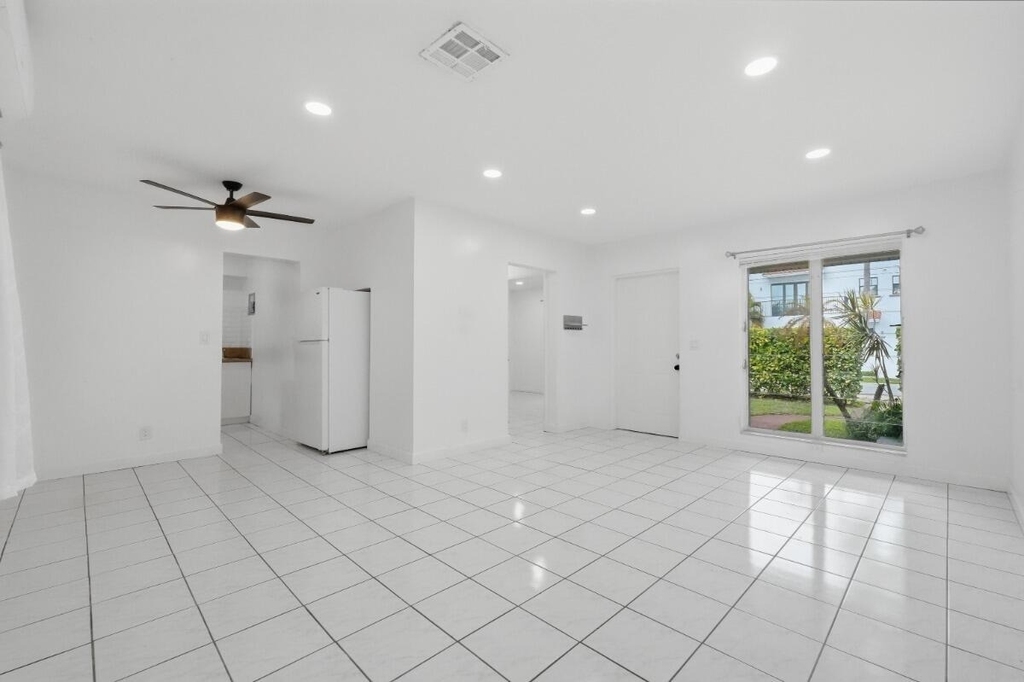 1201 N Victoria Park Road - Photo 3