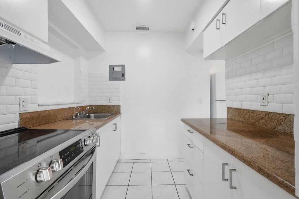 1201 N Victoria Park Road - Photo 7