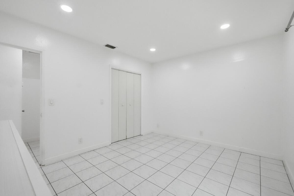 1201 N Victoria Park Road - Photo 9