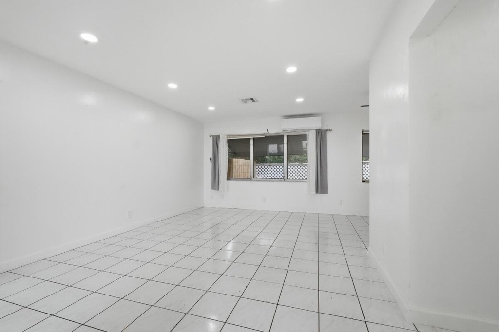 1201 N Victoria Park Road - Photo 2