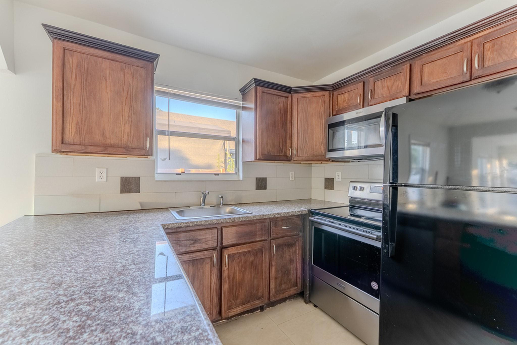 521 S 24th Avenue - Photo 10