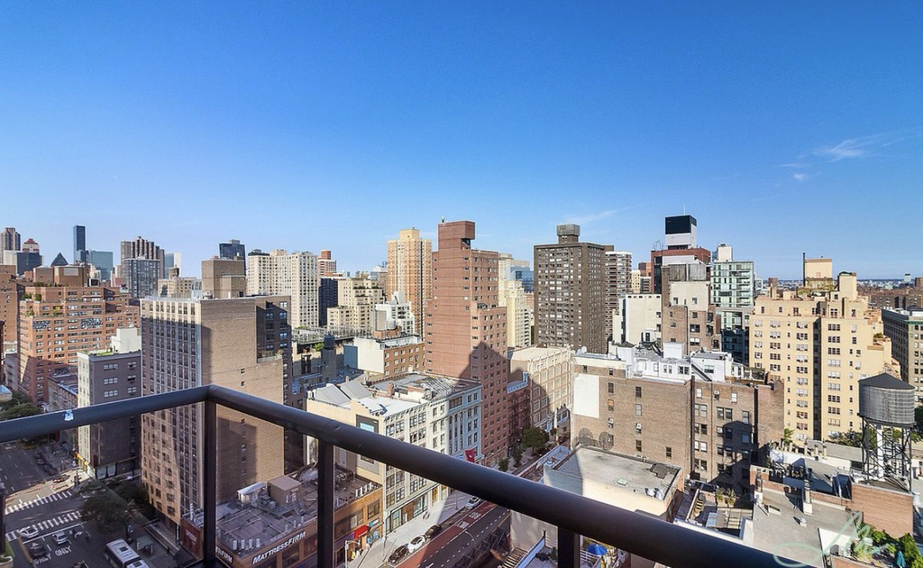  3rd Avenue - Photo 2