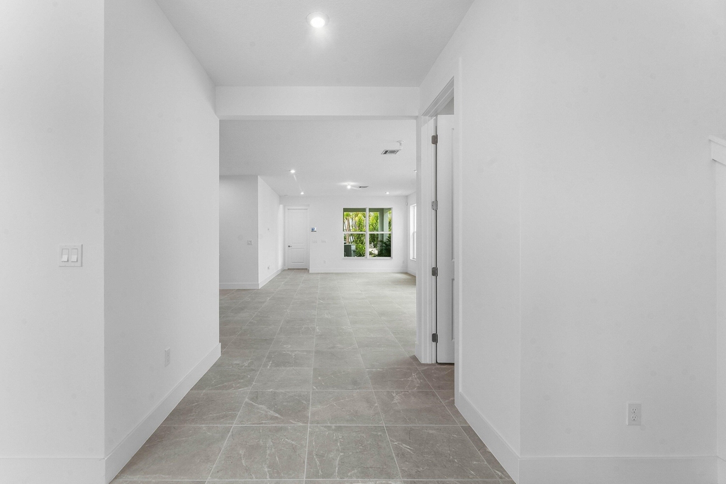 888 Sw Newfield Avenue - Photo 10