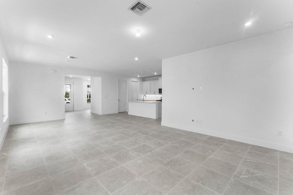 888 Sw Newfield Avenue - Photo 16