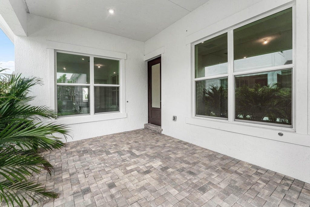 888 Sw Newfield Avenue - Photo 3