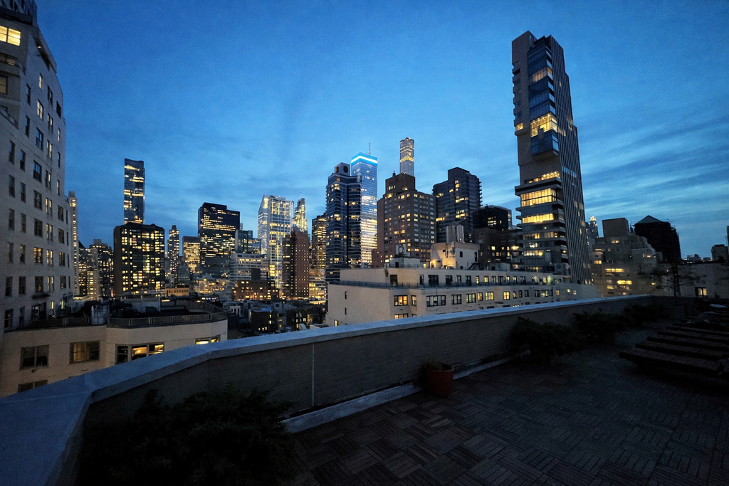 East 64th Street - Photo 12
